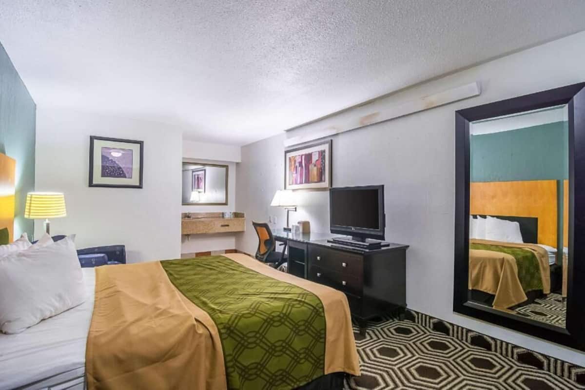 Desk, free WiFi, bed sheets