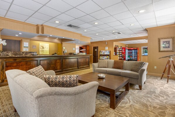 Lobby sitting area - Quality Inn Old Saybrook - Westbrook (Old Saybrook)