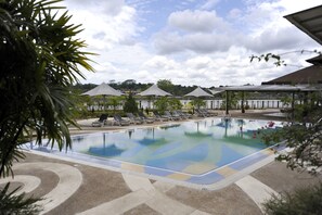 Piscine extérieure