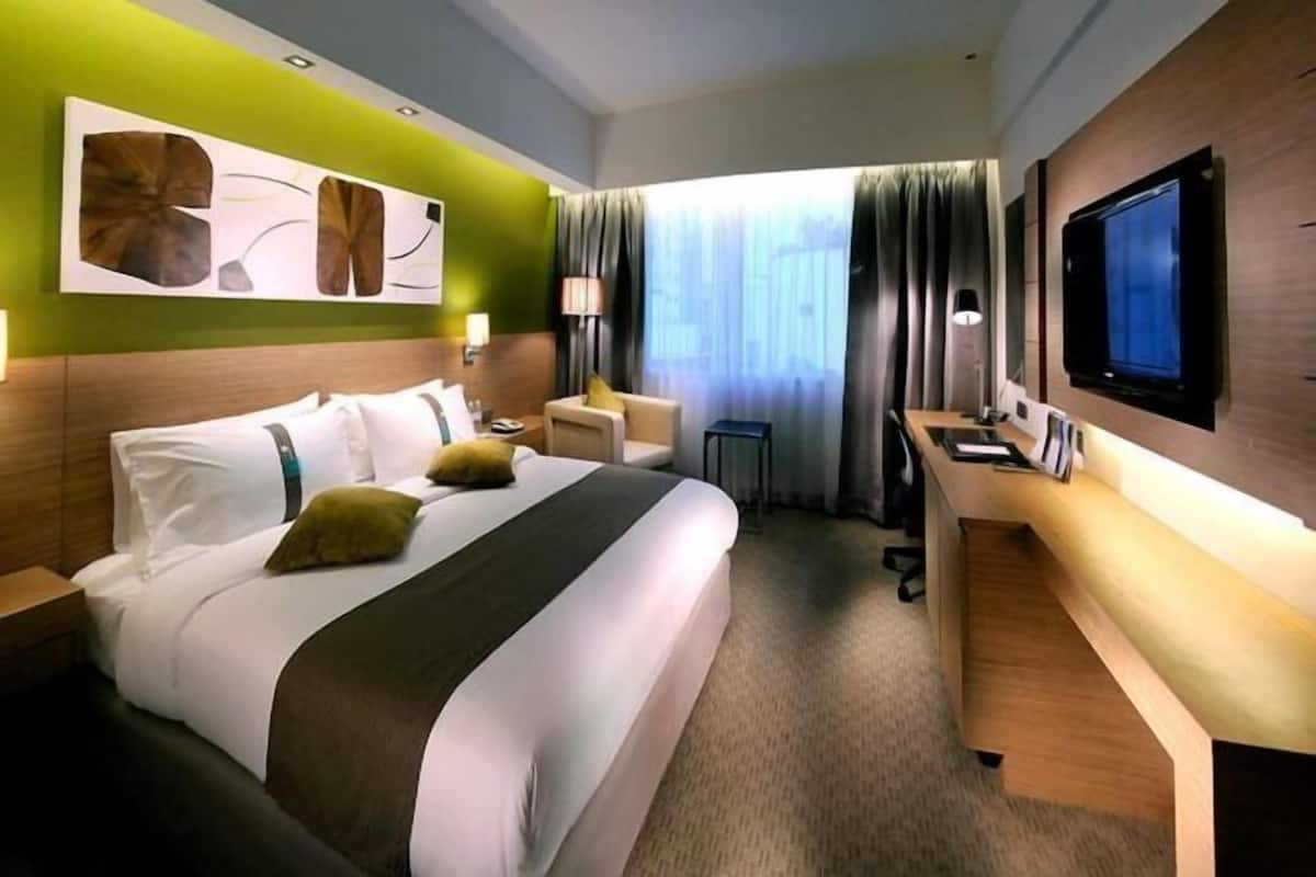 1 bedroom, minibar, in-room safe, desk