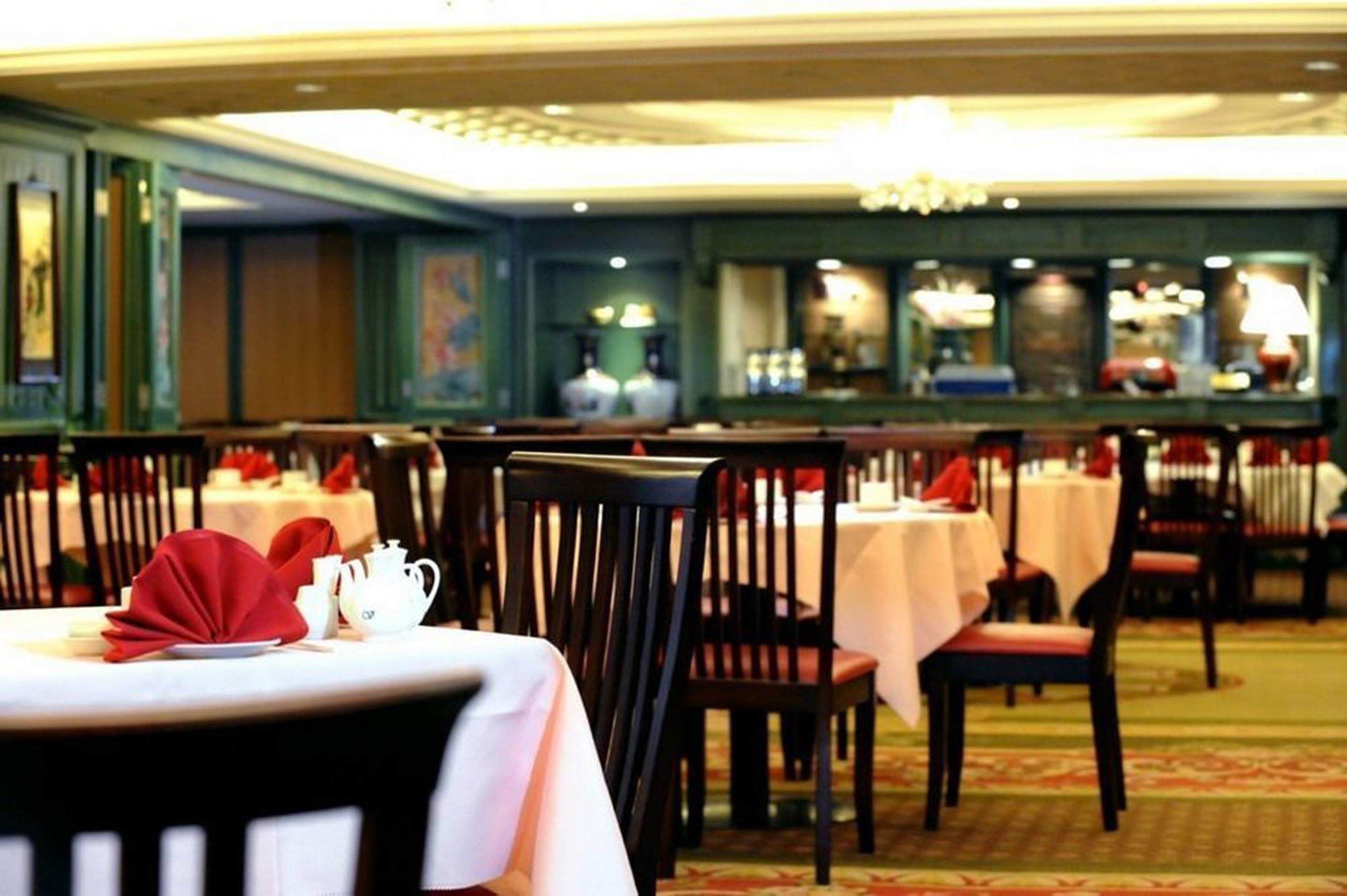 lunch and dinner served