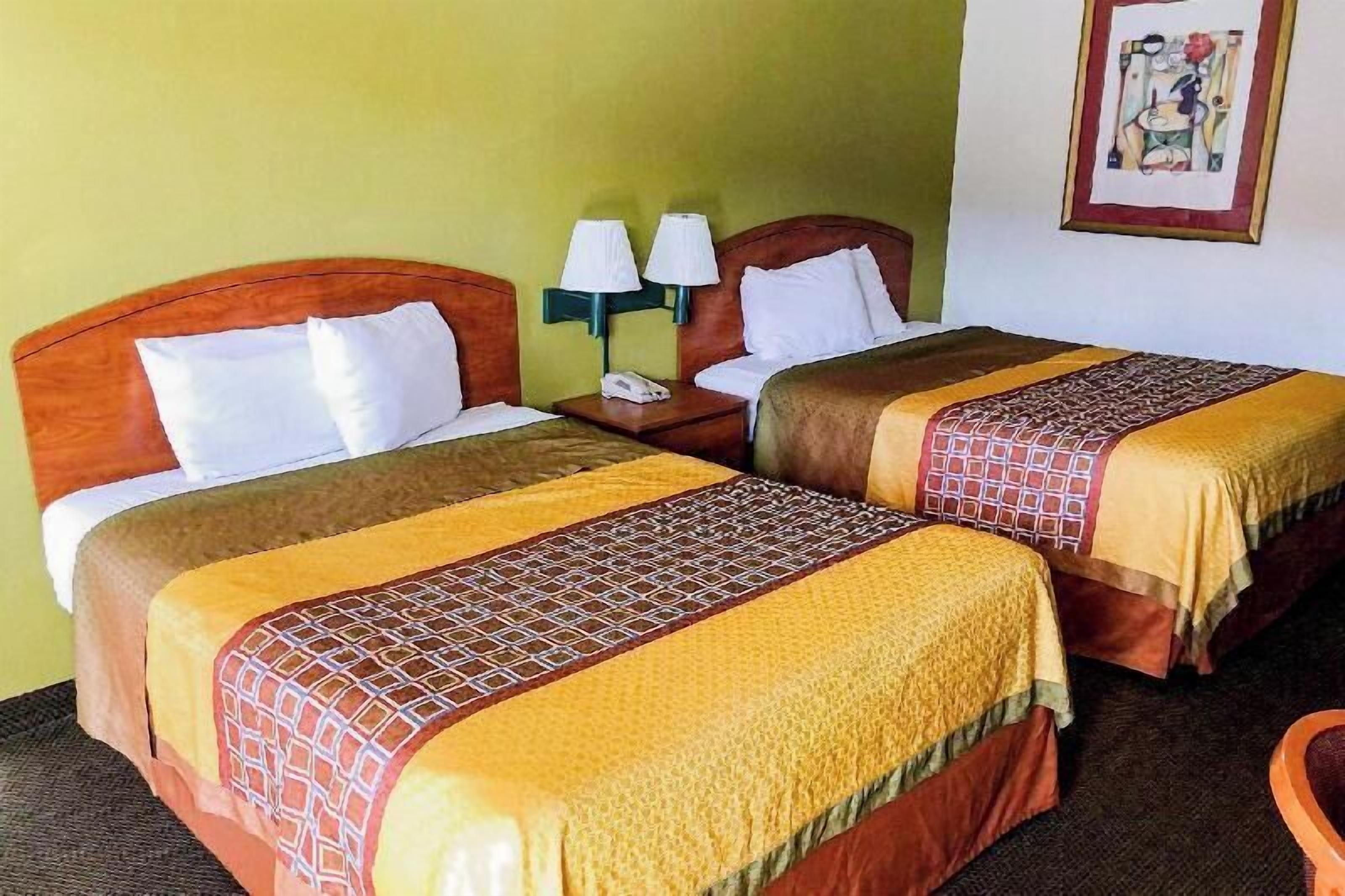 Strykejern/-brett, wi-fi (inkludert), sengetøy og vekkerklokke