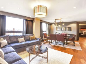 Suite, 1 King Bed | Living area - Washington Hilton (Washington)