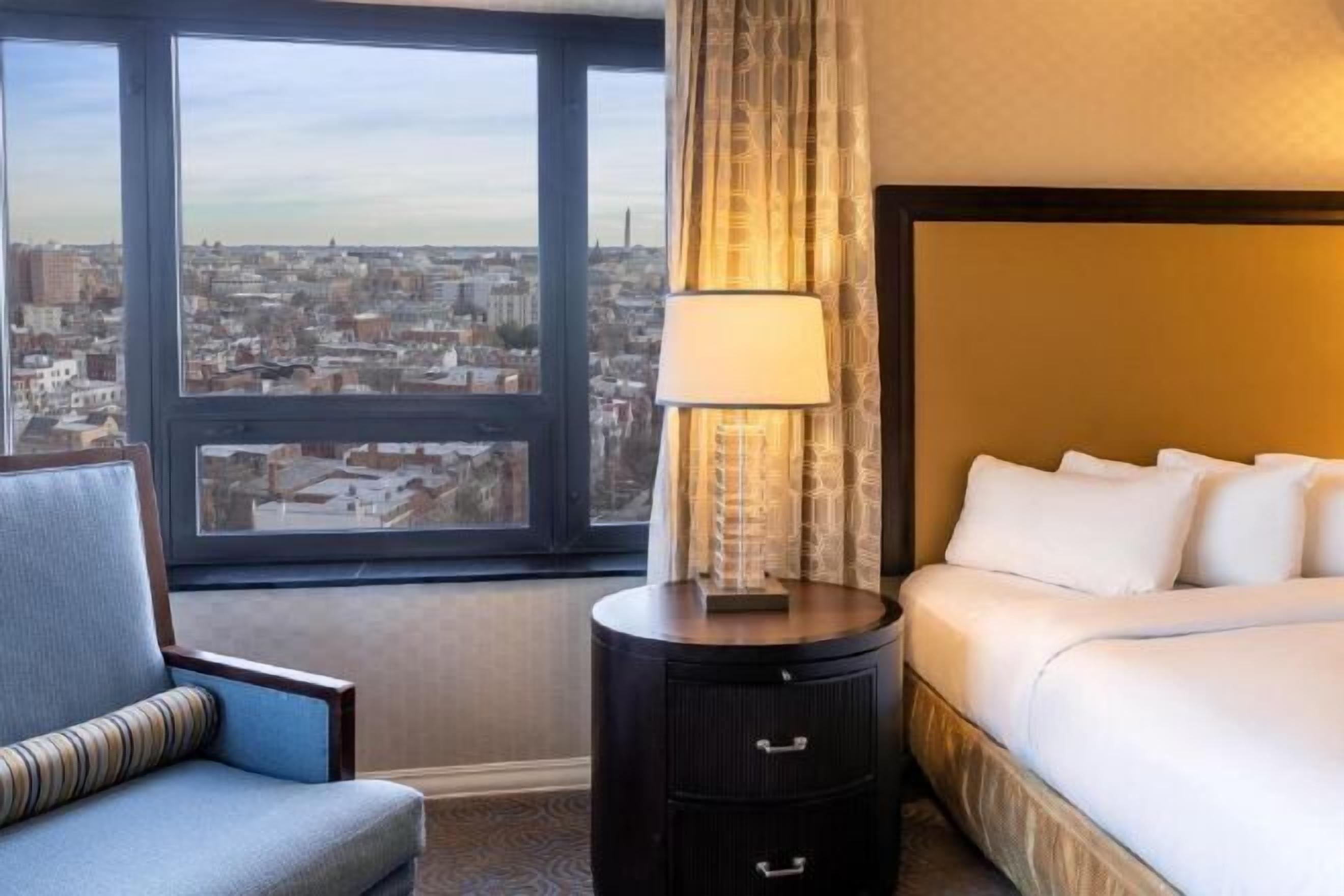 Premium bedding, in-room safe, desk, laptop workspace