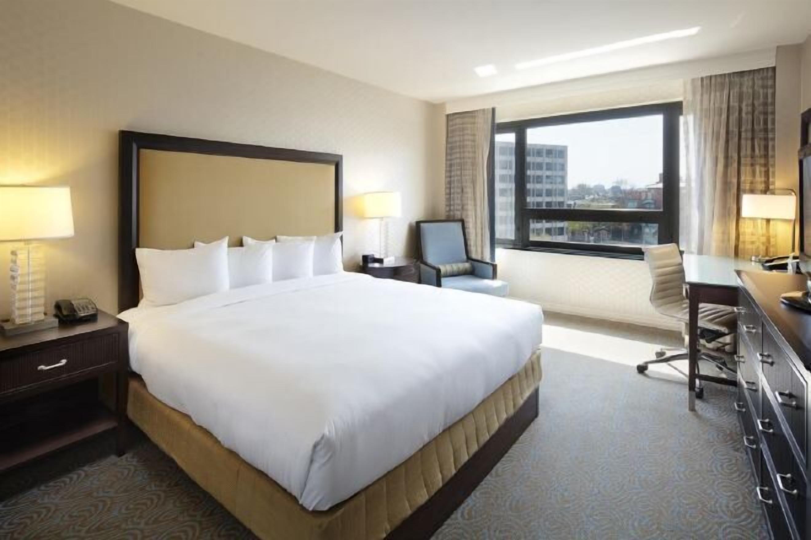 Premium bedding, in-room safe, desk, laptop workspace