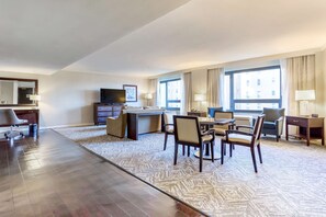 Suite, 1 King Bed (Dupont Suite) - Washington Hilton (Washington)