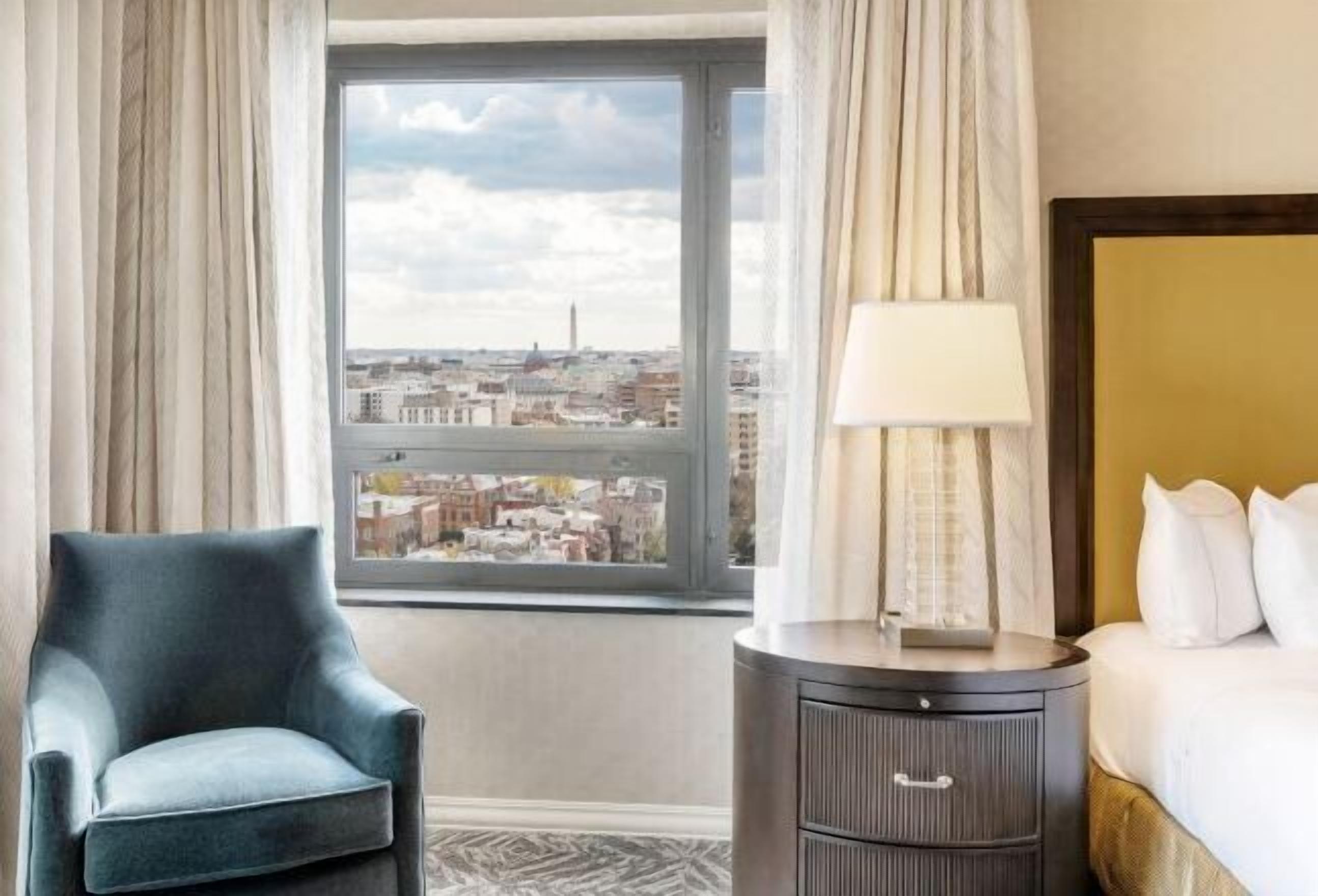 Premium bedding, in-room safe, desk, laptop workspace