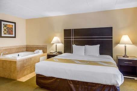 Premium bedding, down duvets, in-room safe, desk. Quality Inn Ledgewood - Dover