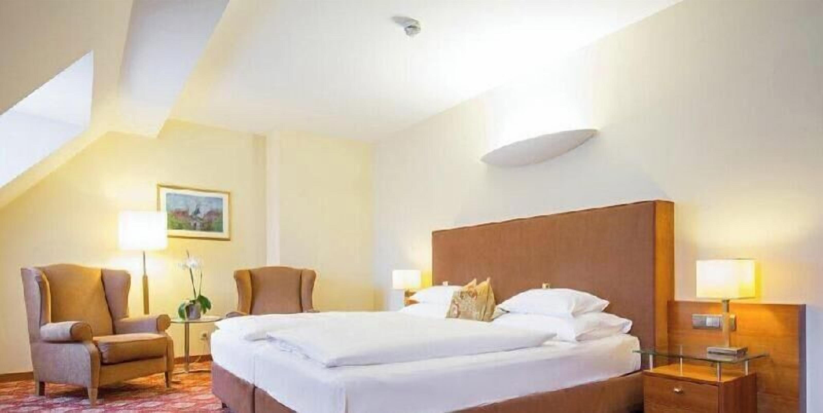 埃及棉床单、高档床上用品、加厚床垫、迷你吧