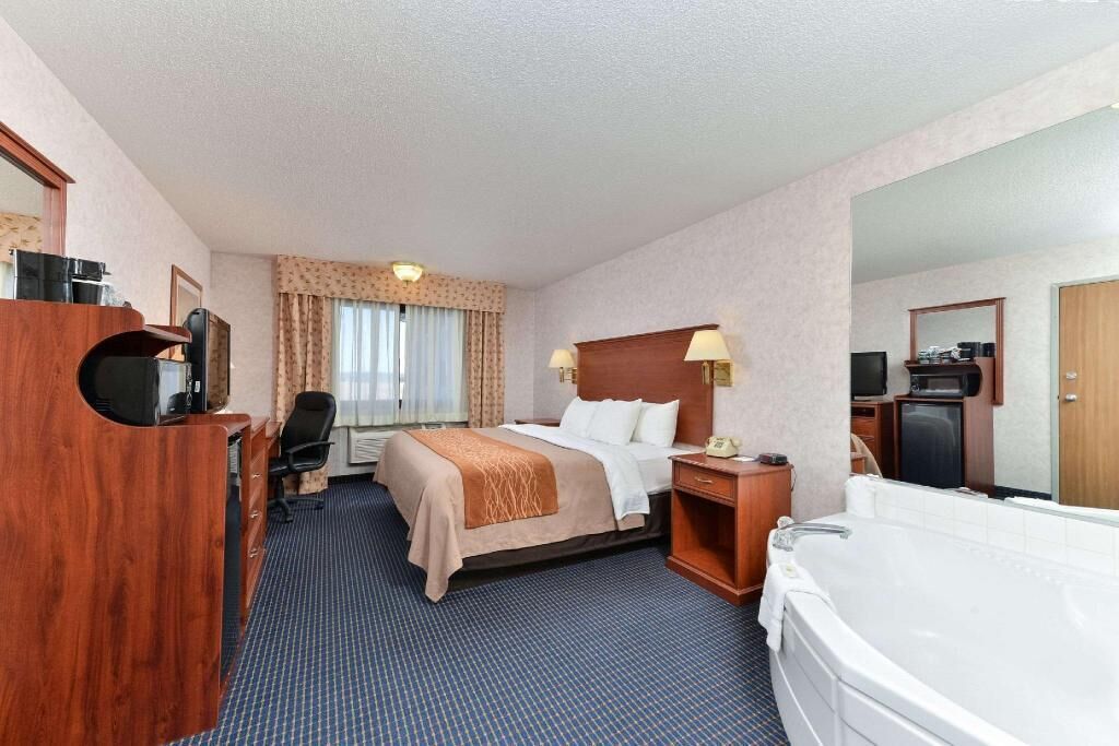 Premium bedding, desk, blackout drapes, soundproofing