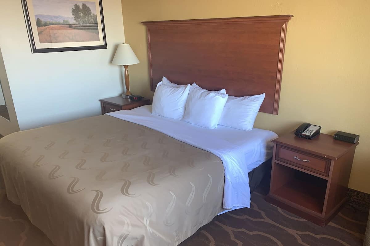 Premium bedding, desk, blackout drapes, soundproofing