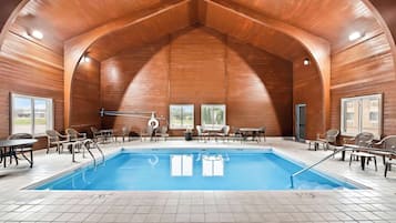 Indoor pool, sun loungers