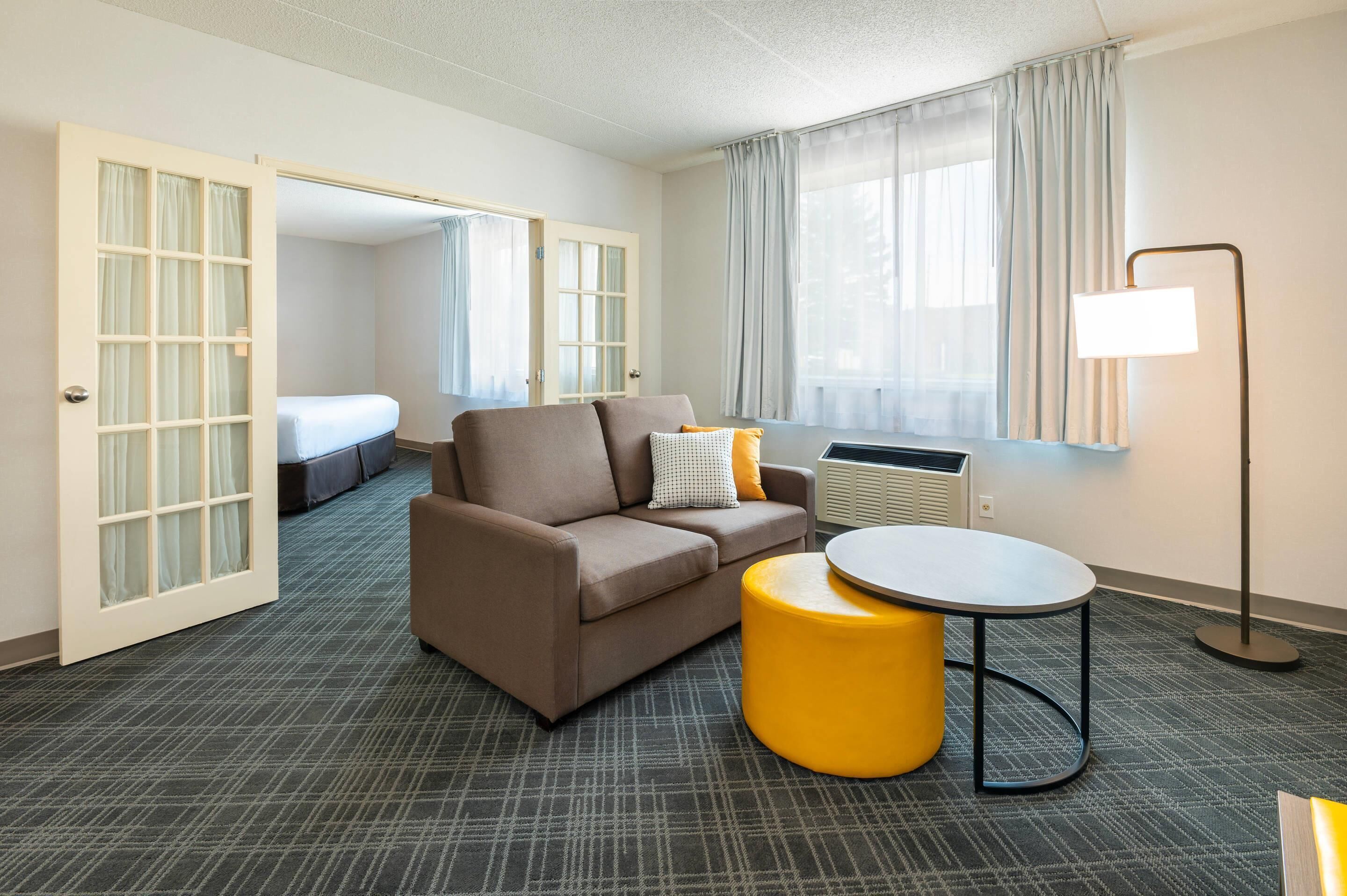 Suite, 1 King Bed with Sofa bed, Non Smoking | Desk, blackout drapes, iron/ironing board, rollaway beds