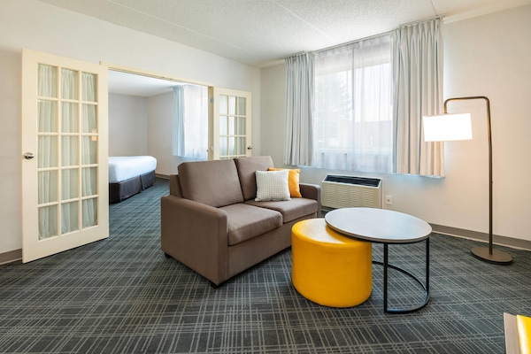 Suite, 1 King Bed with Sofa bed, Non Smoking | Desk, blackout drapes, iron/ironing board, rollaway beds