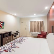 Red Roof Inn PLUS+ Chicago - Willowbrook