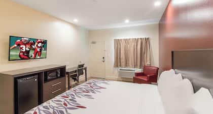 Red Roof Inn PLUS+ Chicago - Willowbrook