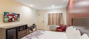 Red Roof Inn PLUS+ Chicago - Willowbrook