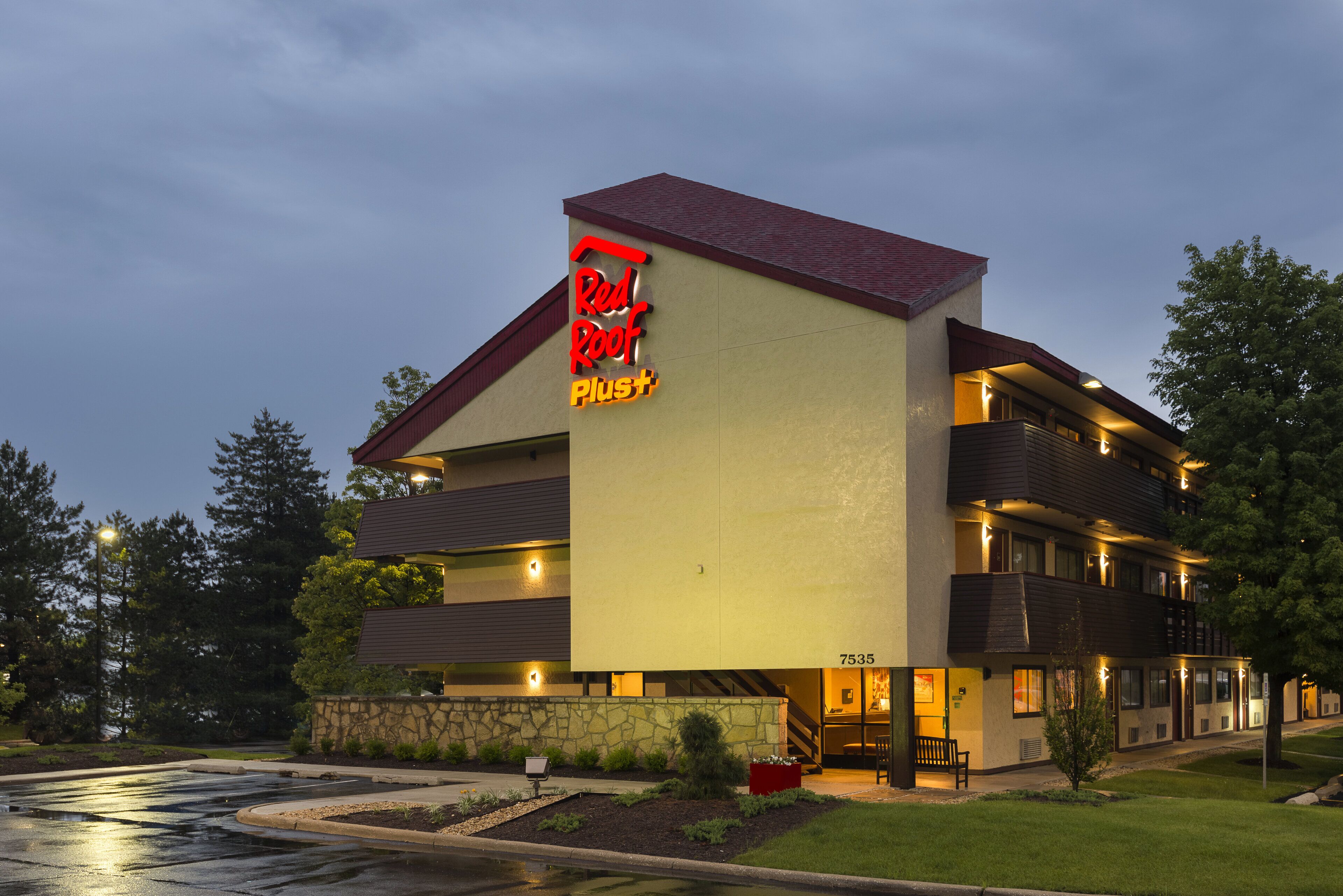 Photo - Red Roof Inn PLUS+ Chicago - Willowbrook