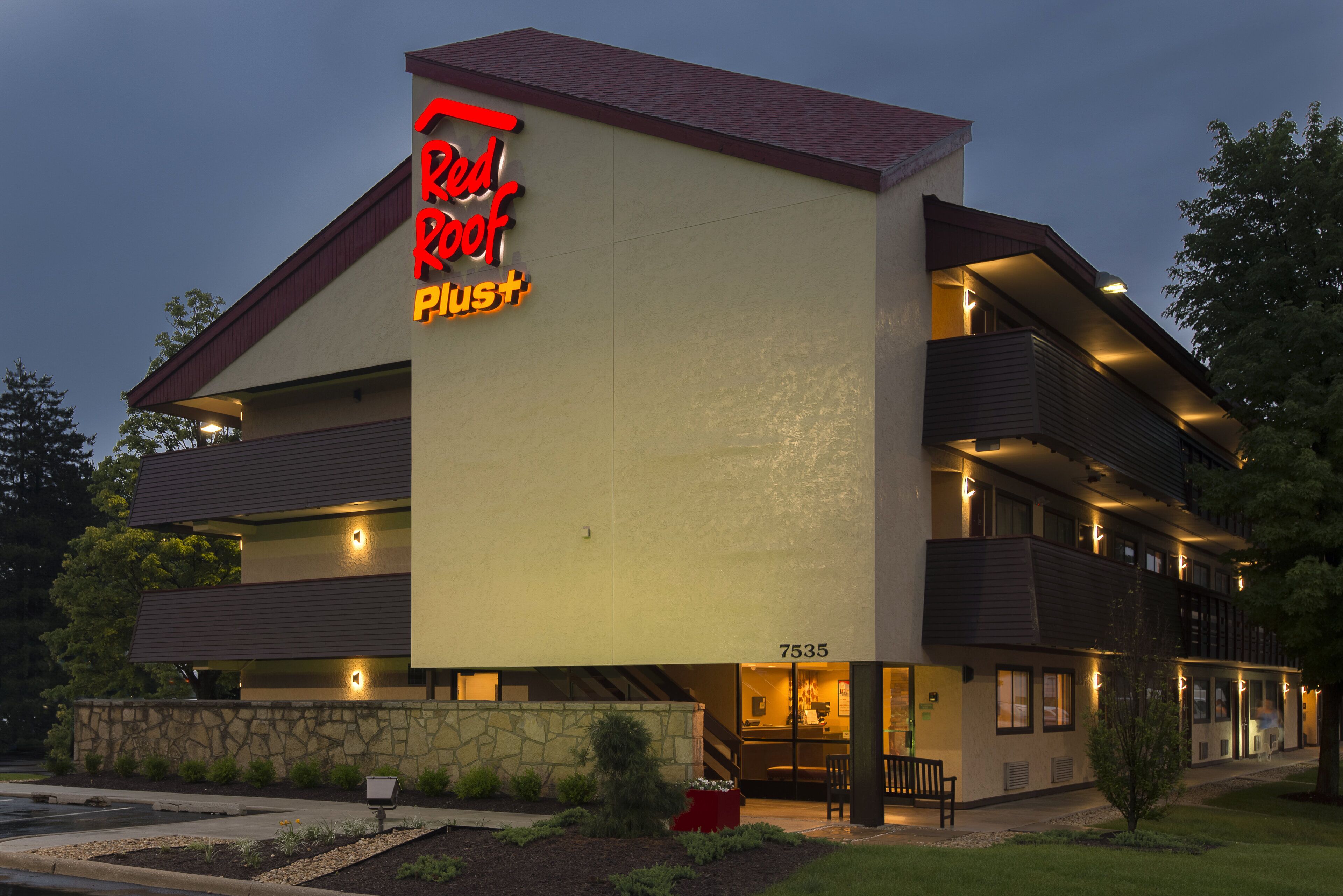 Photo - Red Roof Inn PLUS+ Chicago - Willowbrook