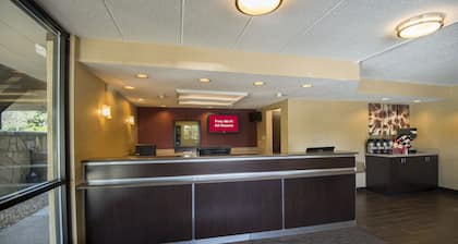 Red Roof Inn PLUS+ Chicago - Willowbrook