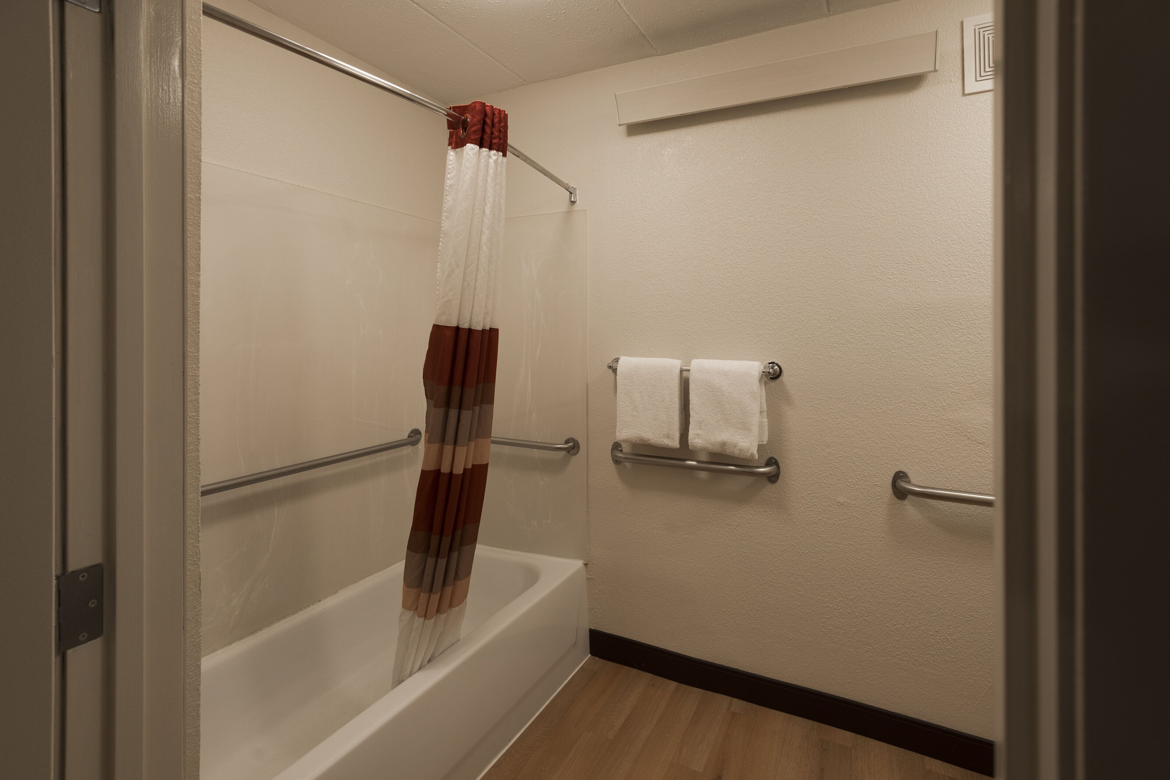 Photo - Red Roof Inn PLUS+ Chicago - Willowbrook