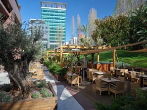 3 restaurants, breakfast, lunch, dinner served; Portuguese cuisine