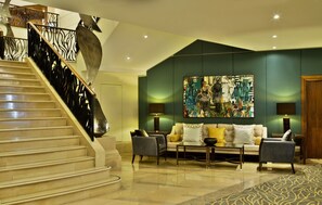 2 bar/lounge