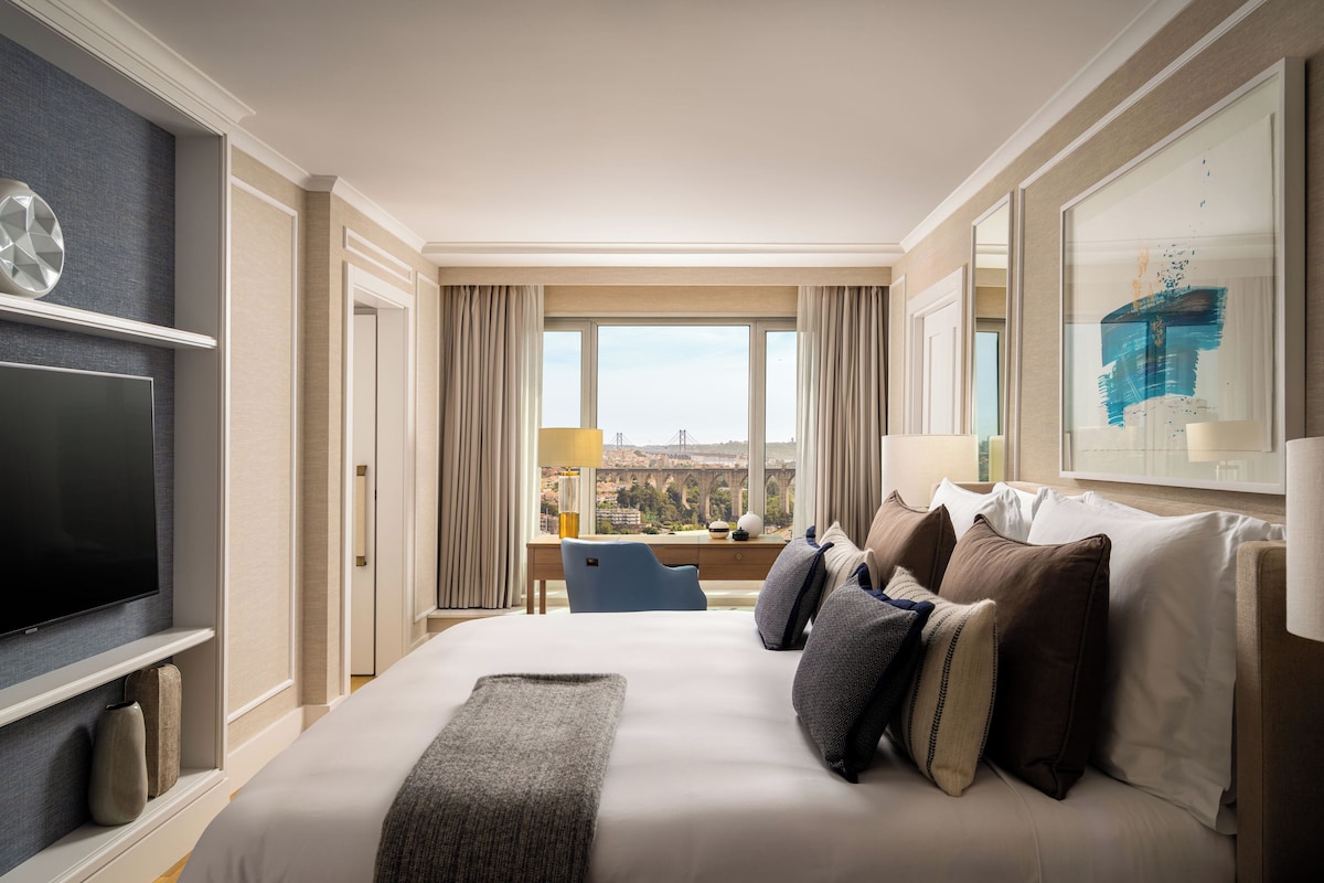 Suite (Maritime) | Premium bedding, pillowtop beds, minibar, in-room safe