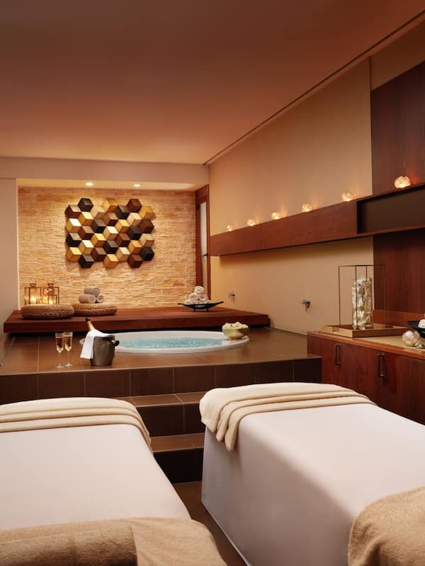Couples treatment rooms, sauna, hot tub, steam room, Turkish bath
