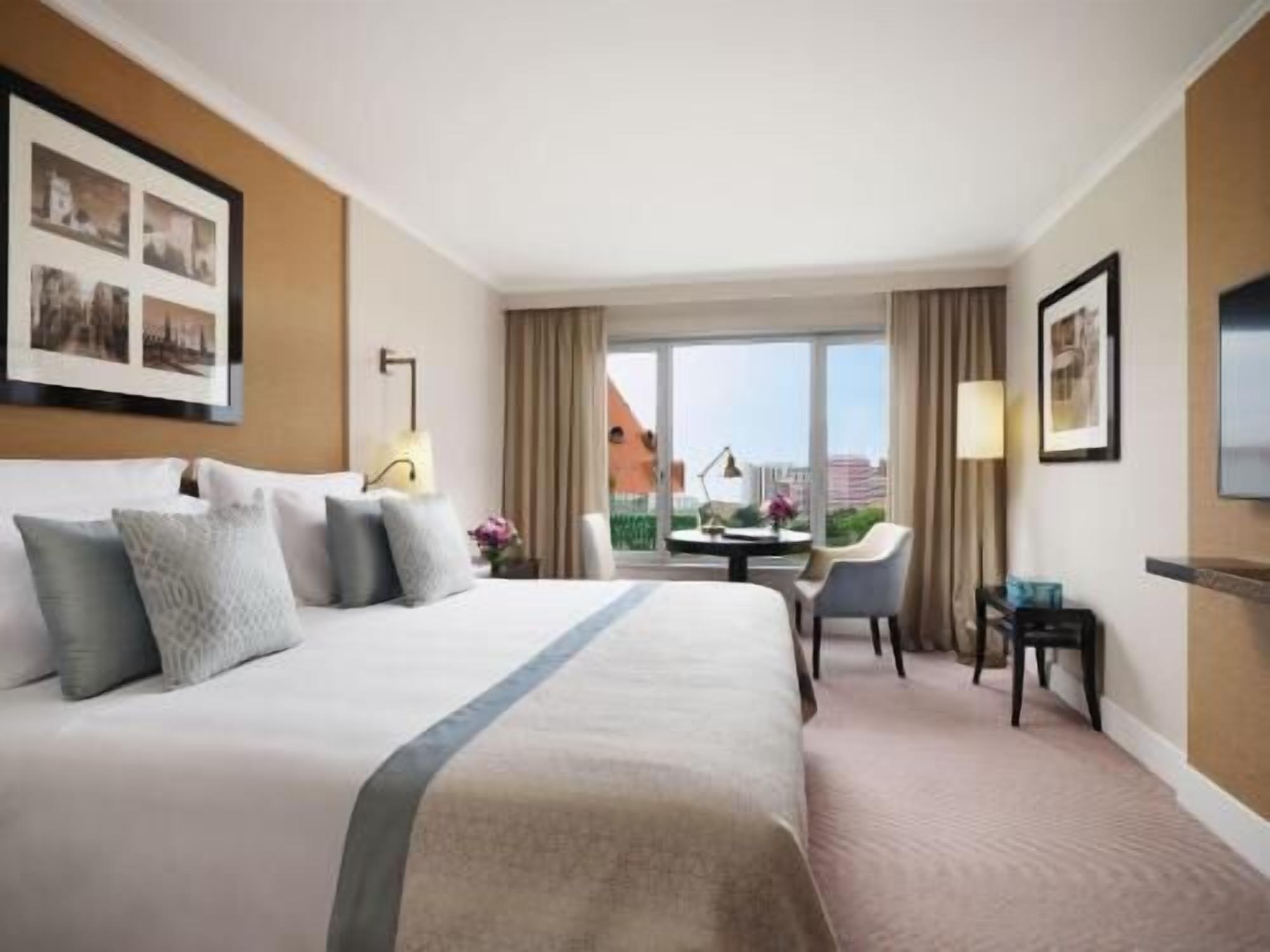 Hochwertige Bettwaren, Pillowtop-Betten, Minibar, Zimmersafe