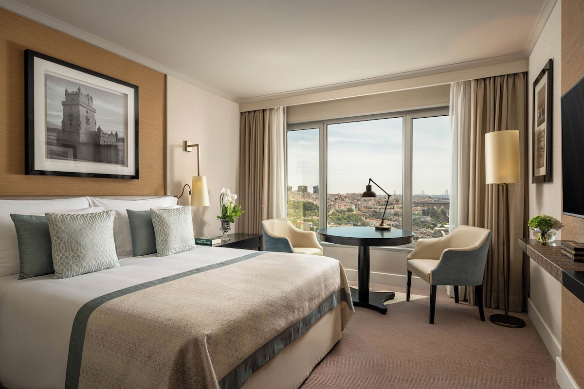 Deluxe Room (Panoramic) | Premium bedding, pillowtop beds, minibar, in-room safe