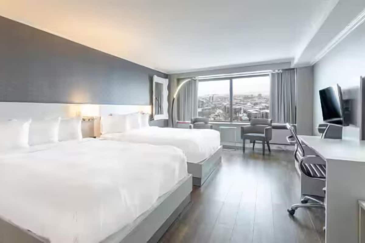 1 bedroom, in-room safe, desk, blackout curtains