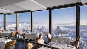 2 restaurants, breakfast, lunch, dinner served; Italian cuisine