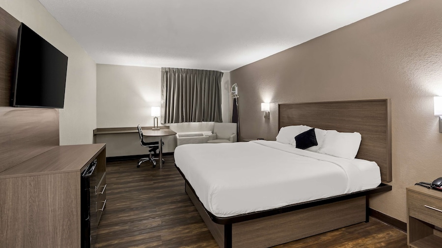 Red Lion Inn & Suites Caseyville