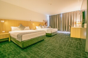 熨斗/熨衣板、免費無線上網、鬧鐘、床單