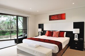 Superior Apartment, 4 Bedrooms | Iron/ironing board, cribs/infant beds, free WiFi, bed sheets - Opal Cove Resort (Korora)