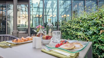 Morgenmadsbuffet hver dag (28 EUR pr. person)