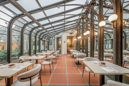 Área de comida. Palazzo Montebello