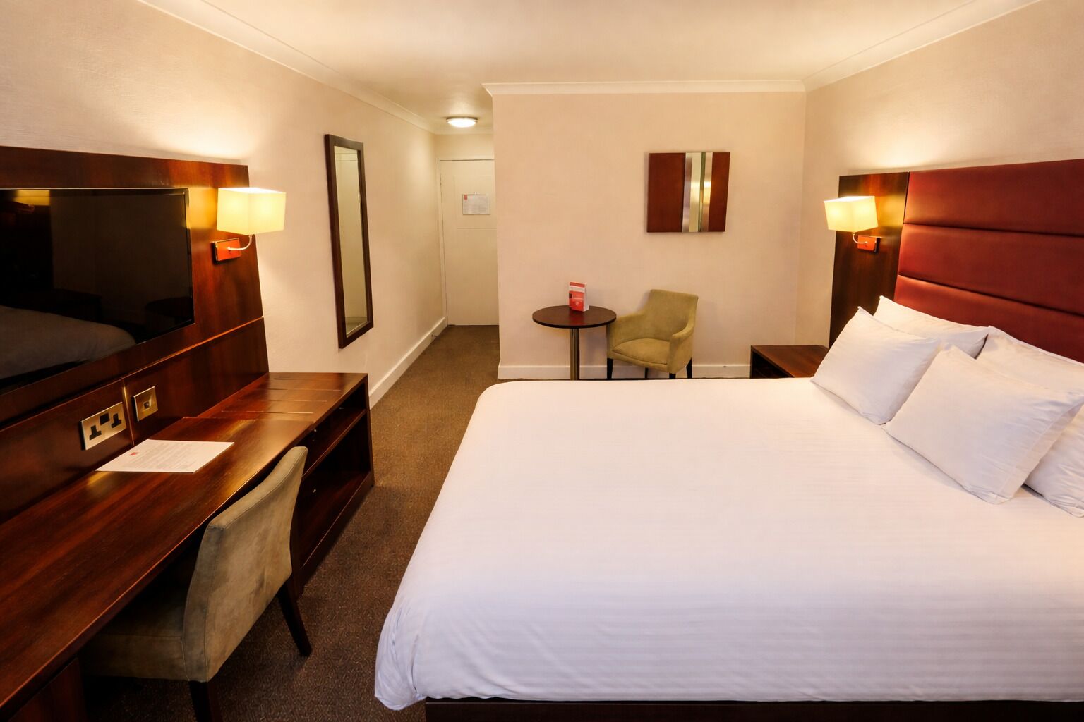 Standard Double | Hypo-allergenic bedding, desk, blackout drapes, iron/ironing board