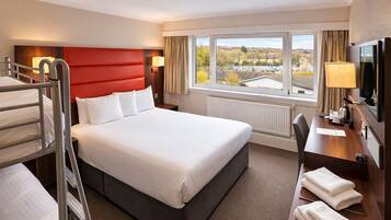 Literie hypoallergénique, bureau, rideaux occultants