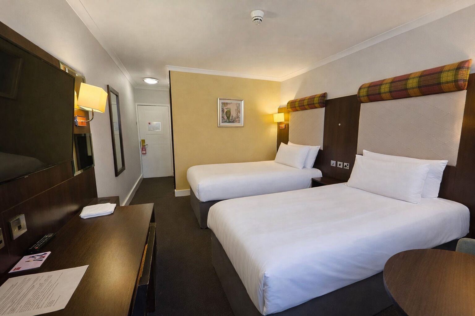 Photo - Leonardo Inn Glasgow West End