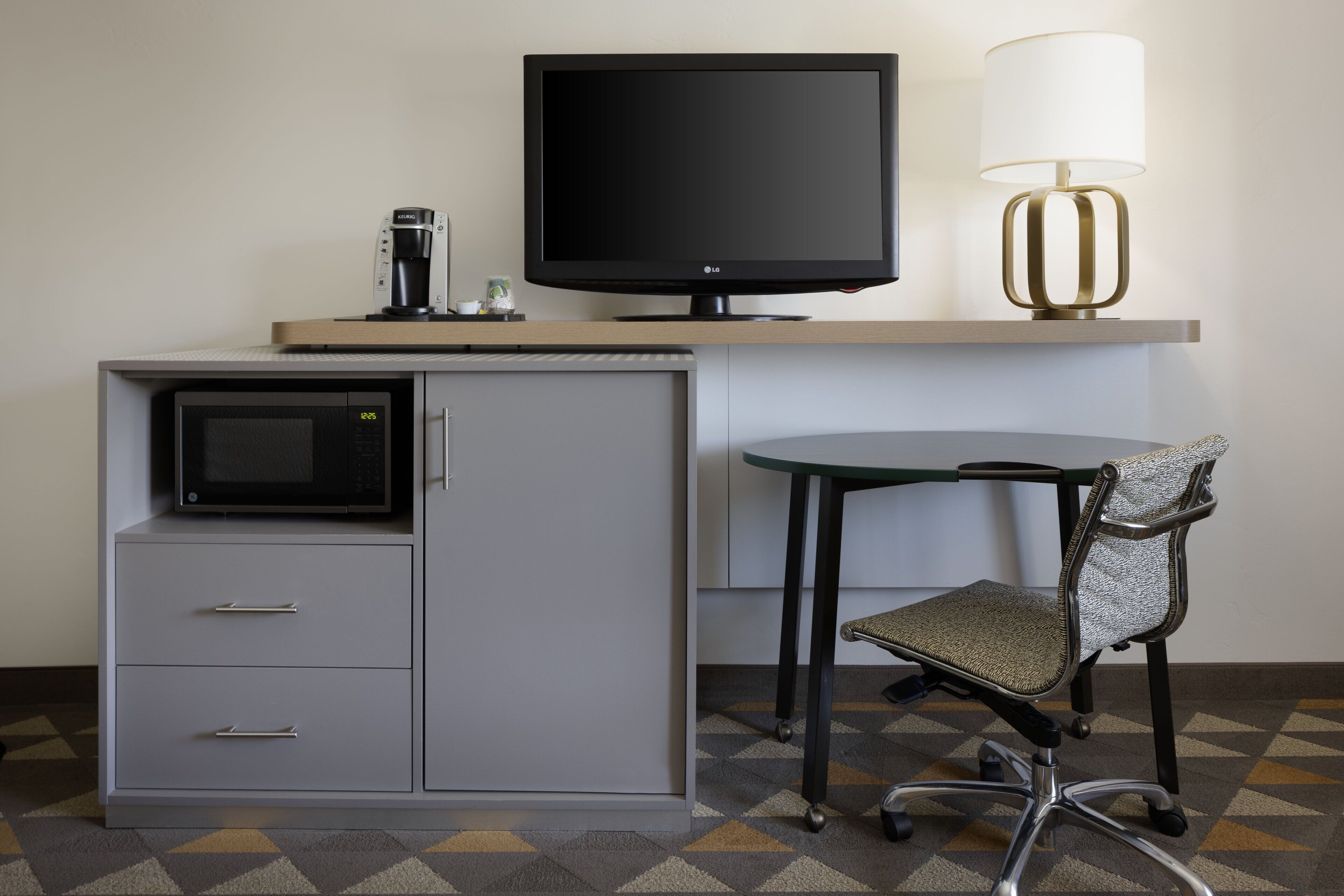 1 bedroom, in-room safe, desk, blackout curtains