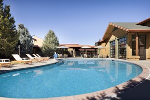 Indoor pool, seasonal outdoor pool, pool loungers