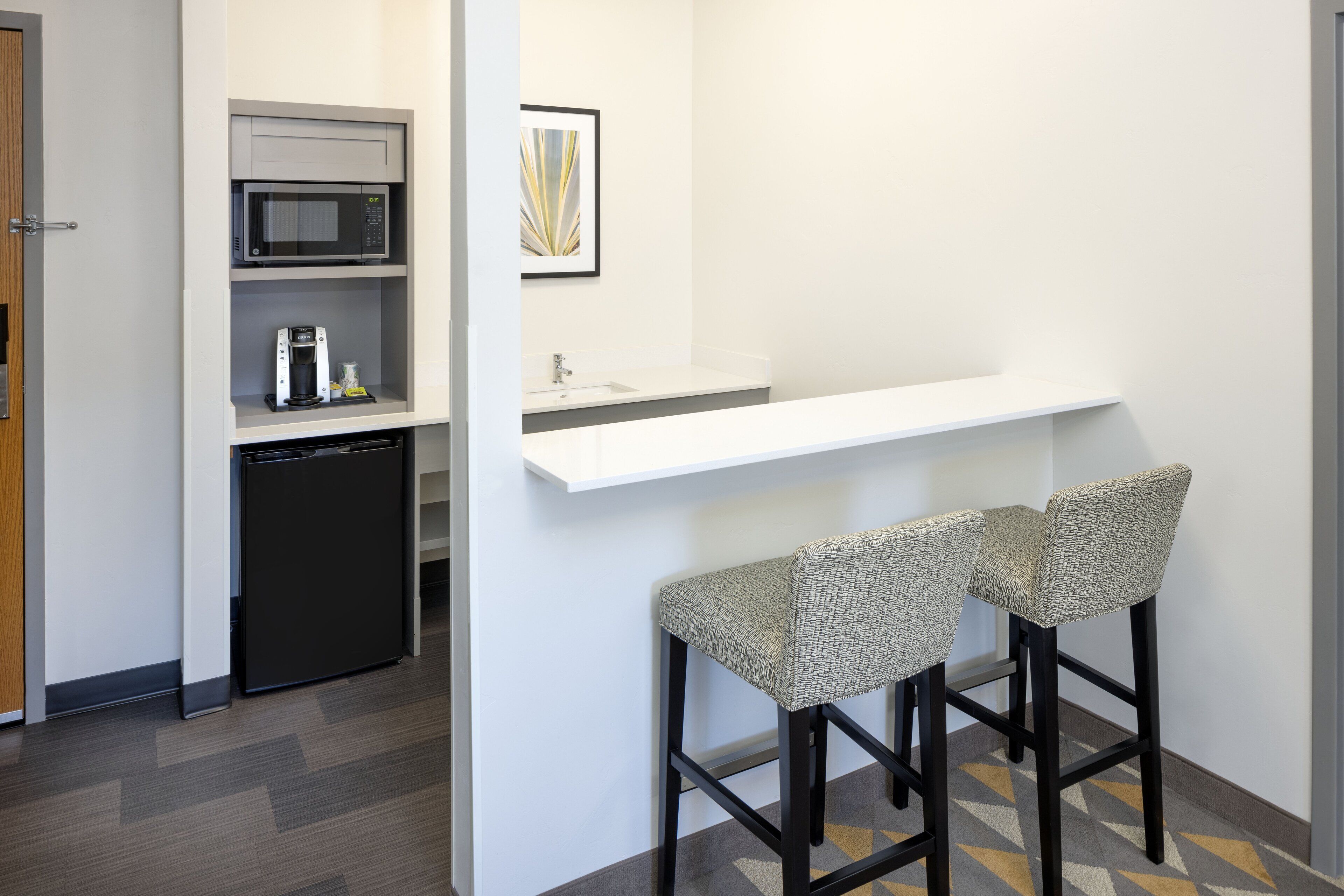 fridge, microwave, coffee/tea maker