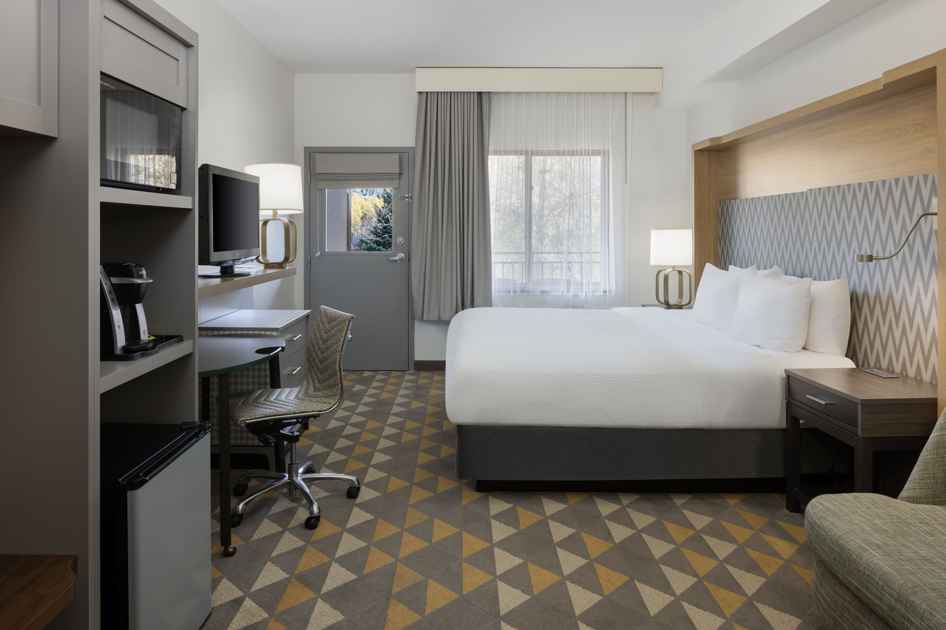 1 bedroom, in-room safe, desk, blackout curtains