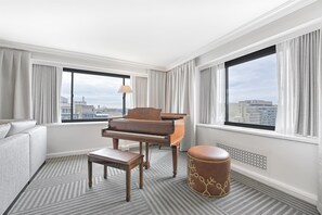 Executive Suite, 1 King Bed (Senate) | Living area | 55-inch TV with digital channels, pay movies