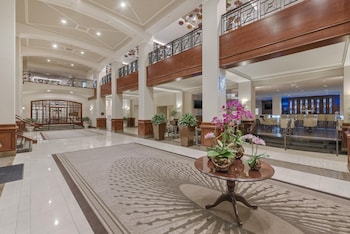Hotel entrance and lobby at Capital Hilton
