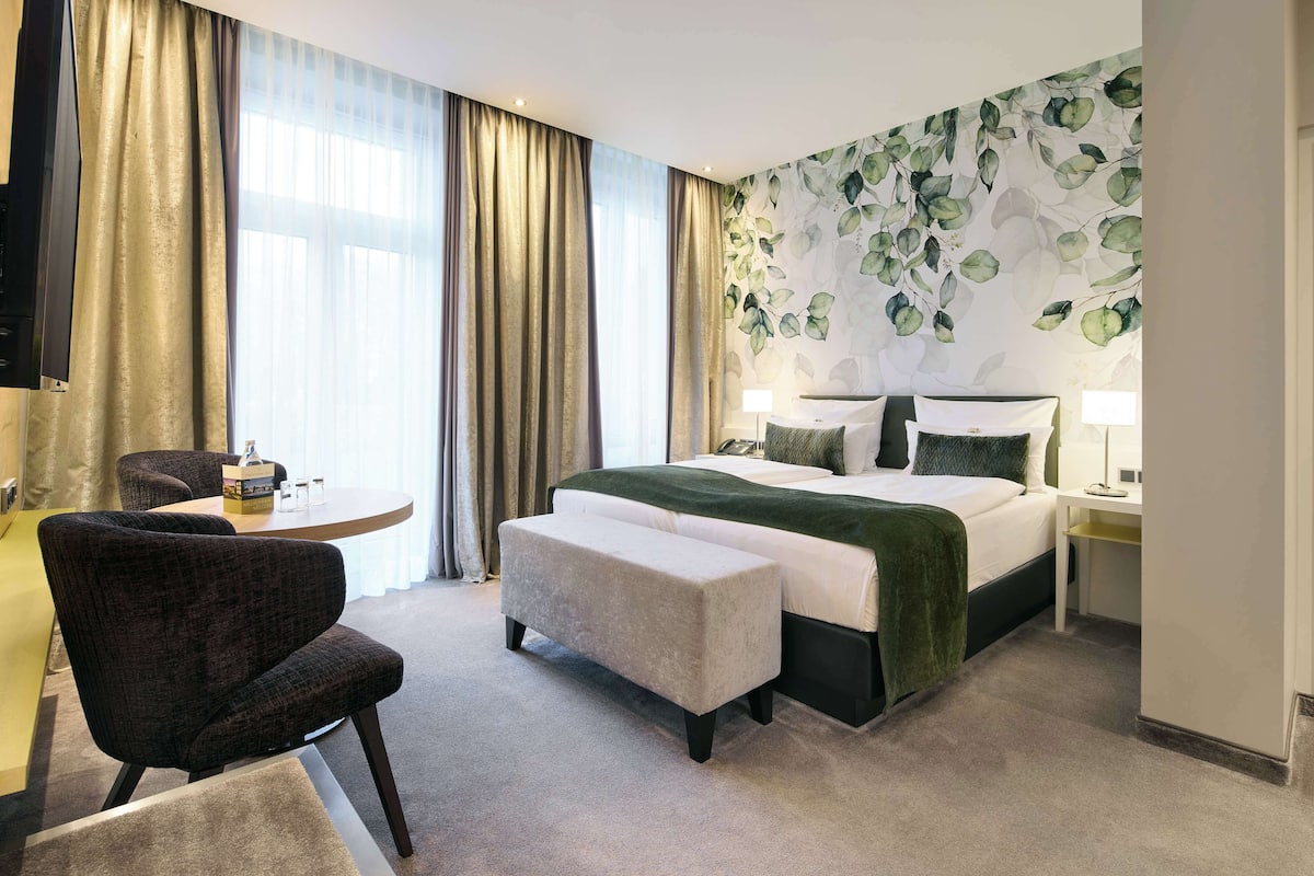 Comfort Room, 1 Double Bed, Terrace, Park View | 1 bedroom, hypo-allergenic bedding, minibar, in-room safe