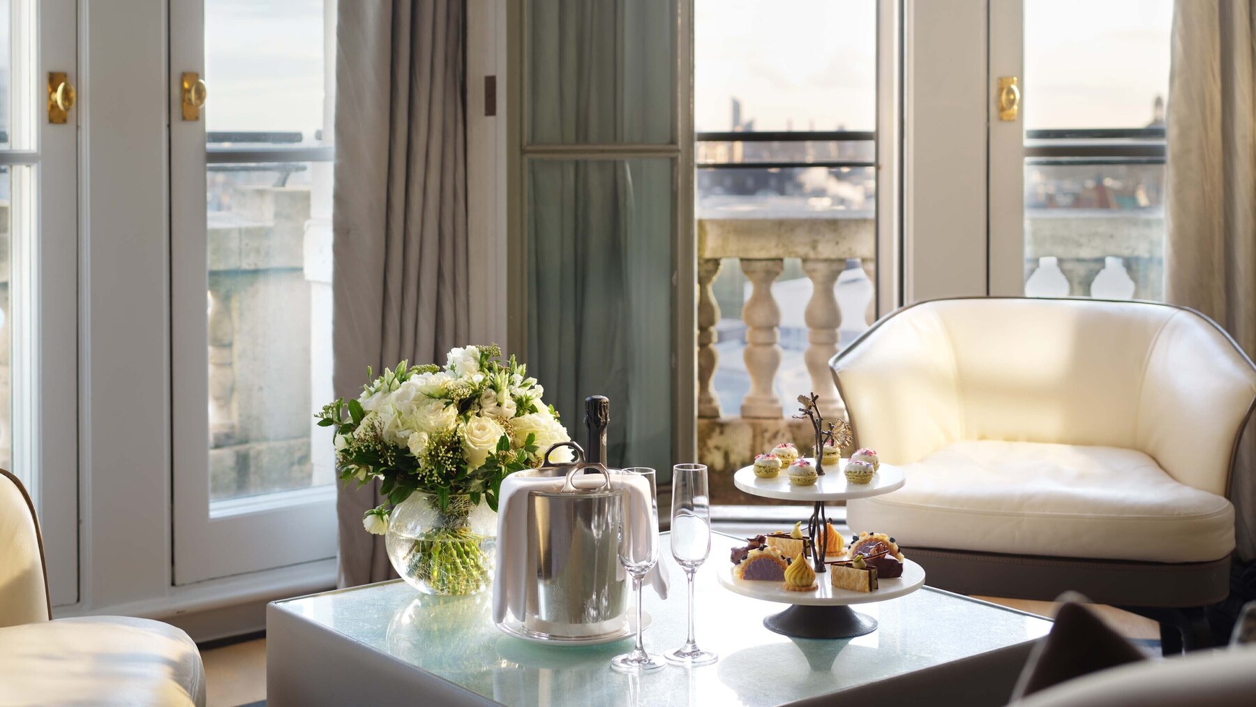 Suite (Turret) | Minibar, in-room safe, desk, blackout curtains