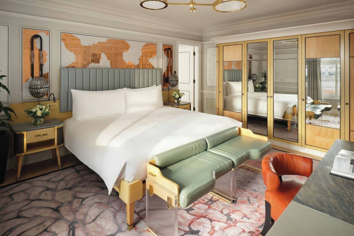 Knightsbridge, Suite | Minibar, caja de seguridad en la habitación y escritorio 